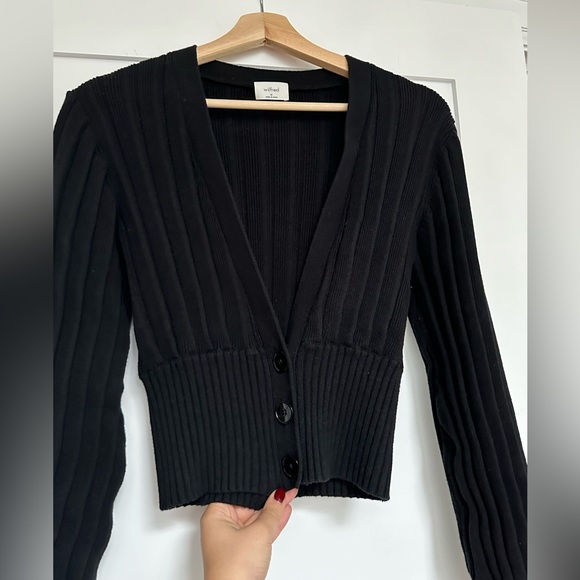 SOLD Wilfred Aritzia Black Plunge Cardigan - Picture 6 of 7